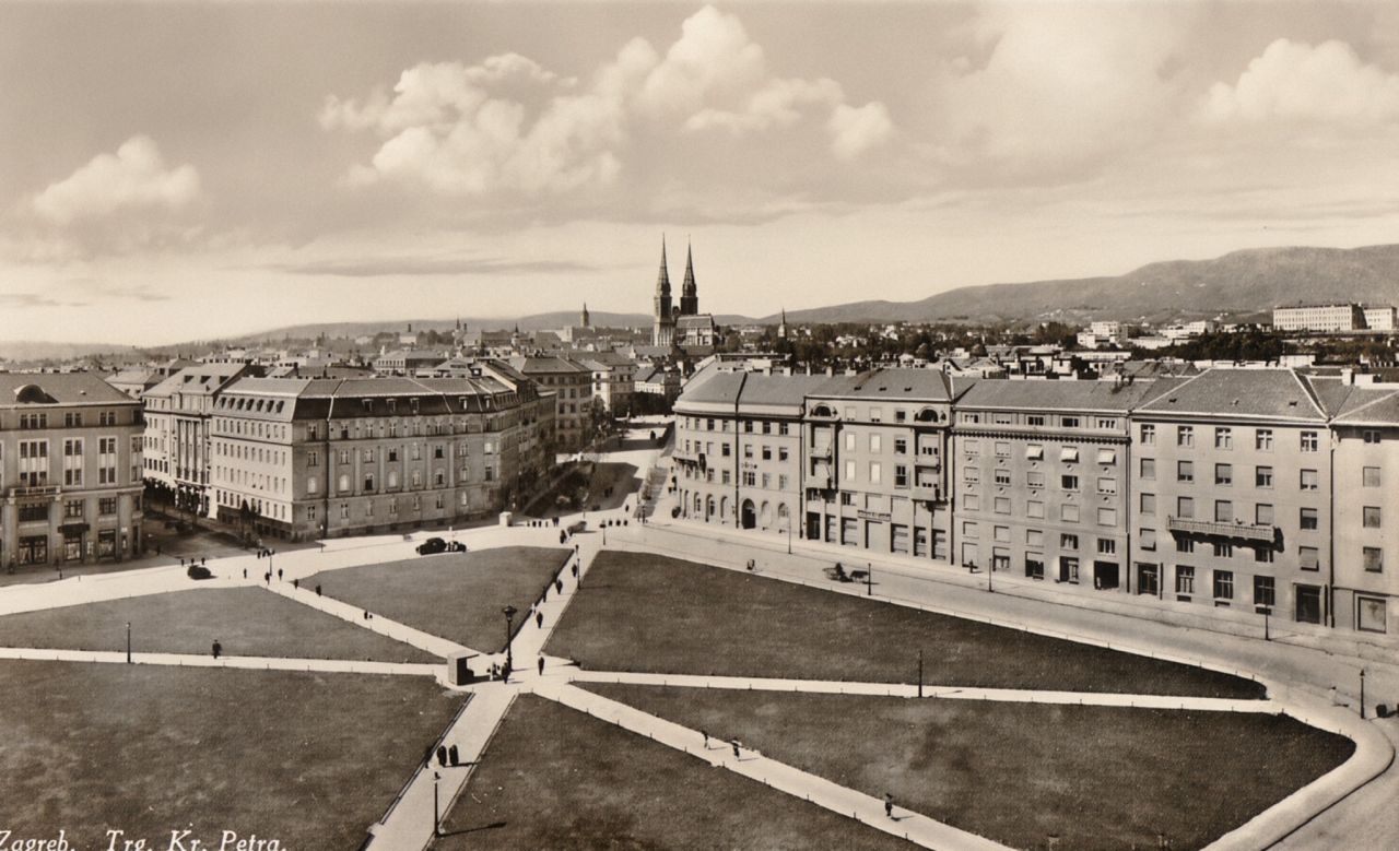 Trg kralja Petra (današnji Trg žrtava fašizma), oko 1930. godine B